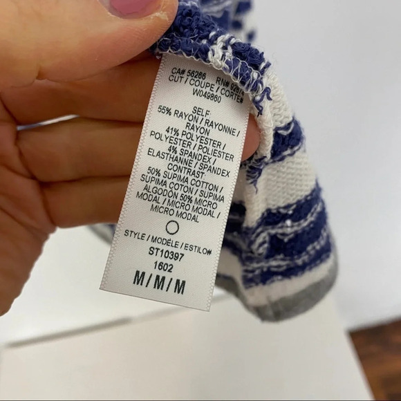 Splendid Cardigan Sweater Womens Size Medium Striped Knit Blue White Stripes - Picture 8 of 9